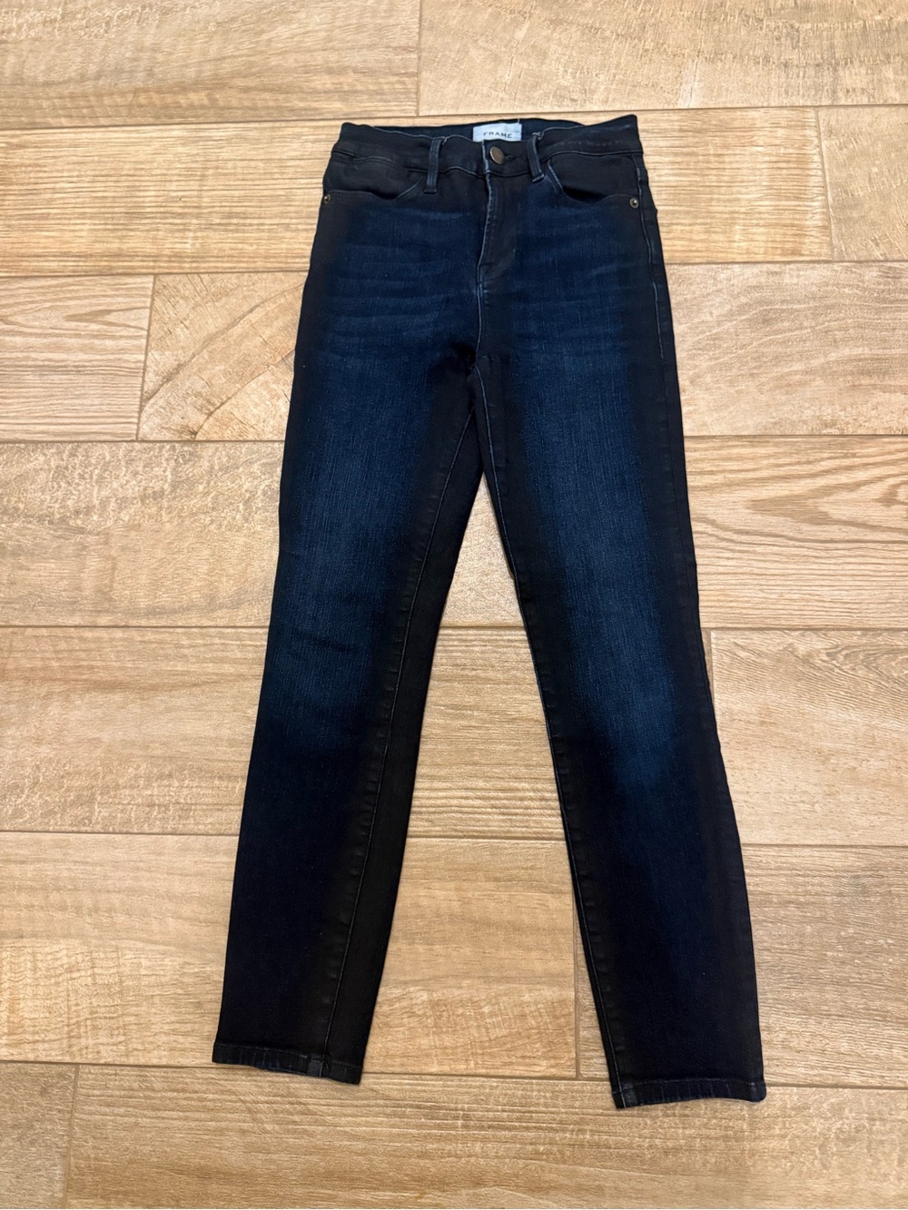 Frame Denim Women’s Skinny Jeans in Dark Indigo